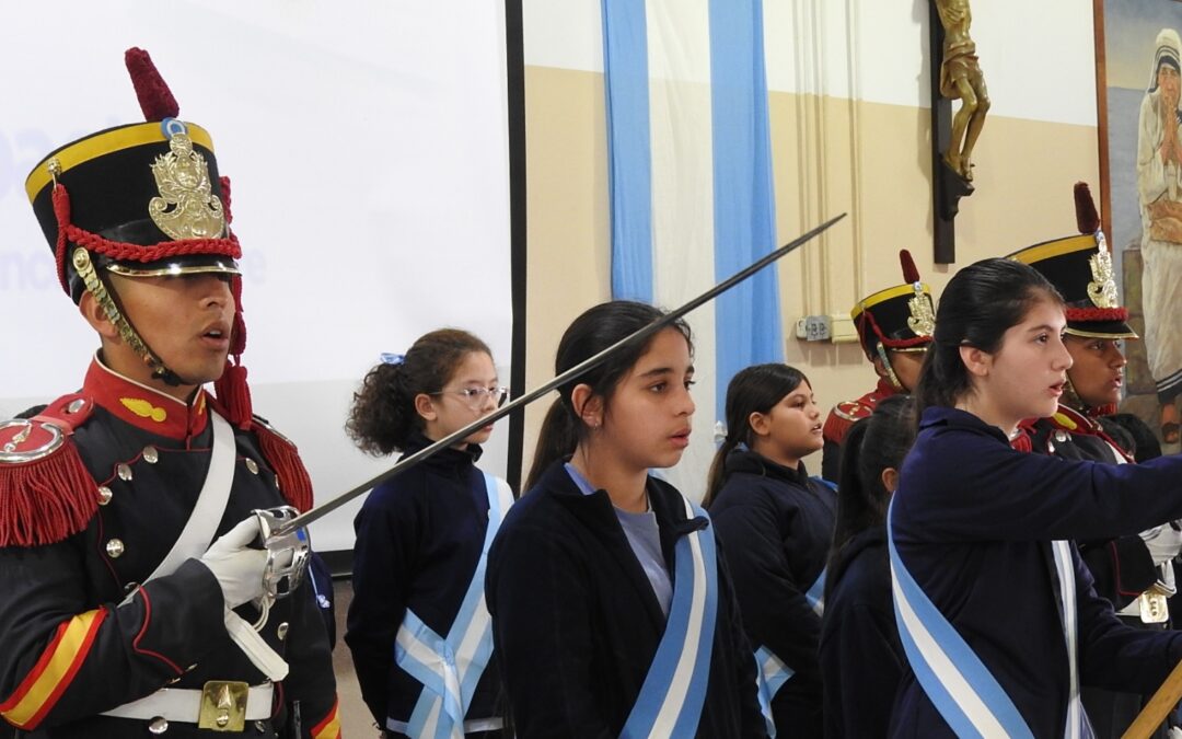 Promesa a la Bandera con una visita muy especial