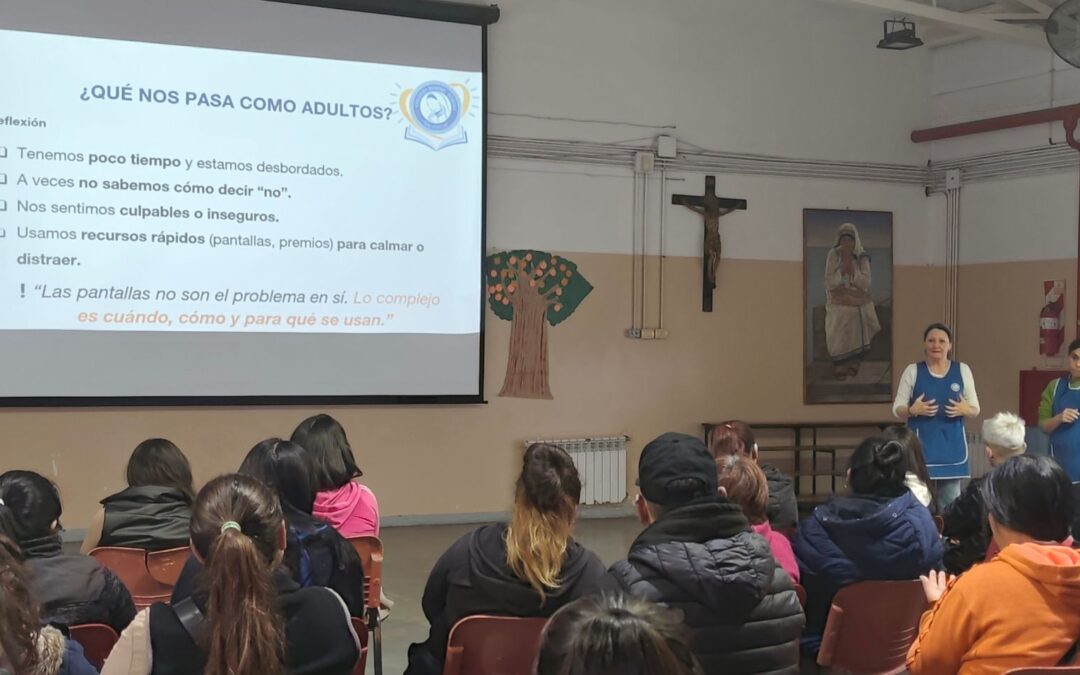 ¡El ciclo de talleres para padres está en marcha!