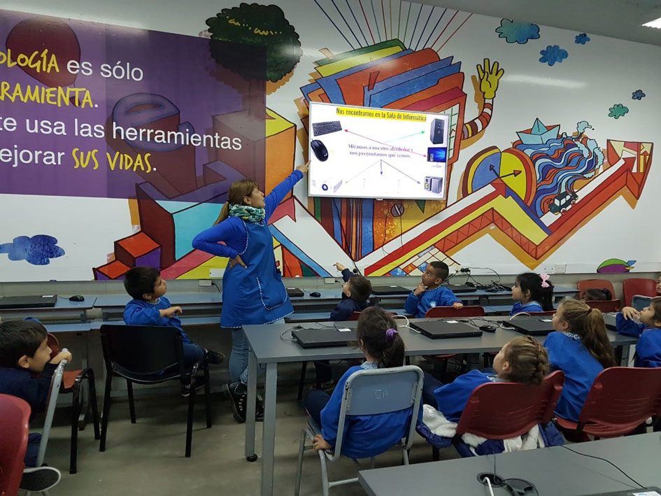 Generar las bases y herramientas necesarias para afrontar la trayectoria escolar.